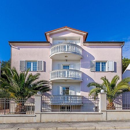 Apartments Ori Pula Luaran gambar