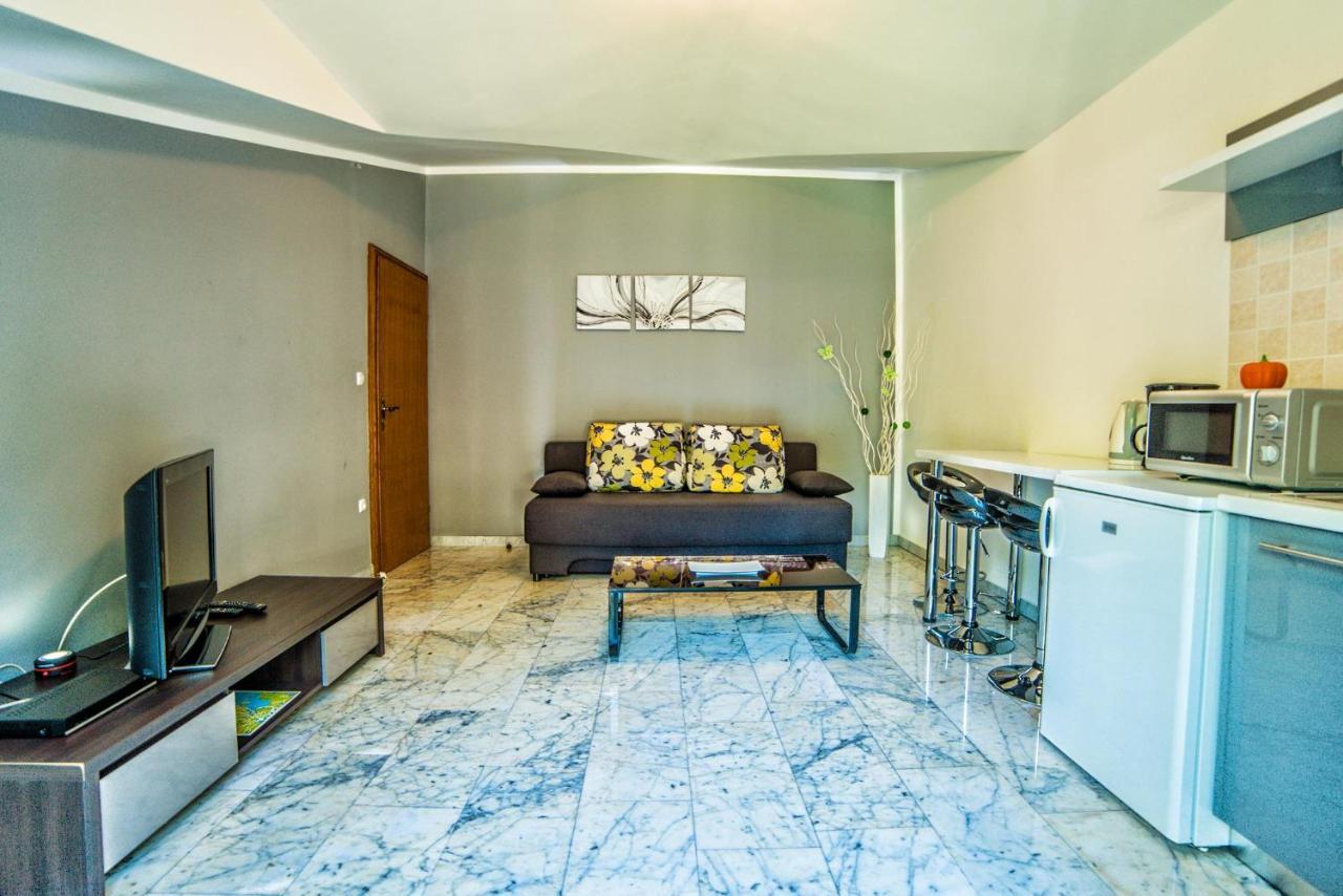 Apartments Ori Pula Luaran gambar