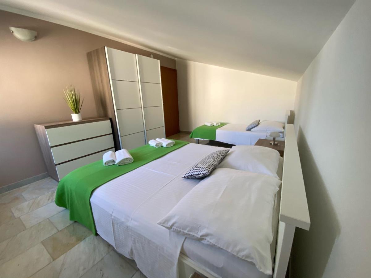 Apartments Ori Pula Luaran gambar