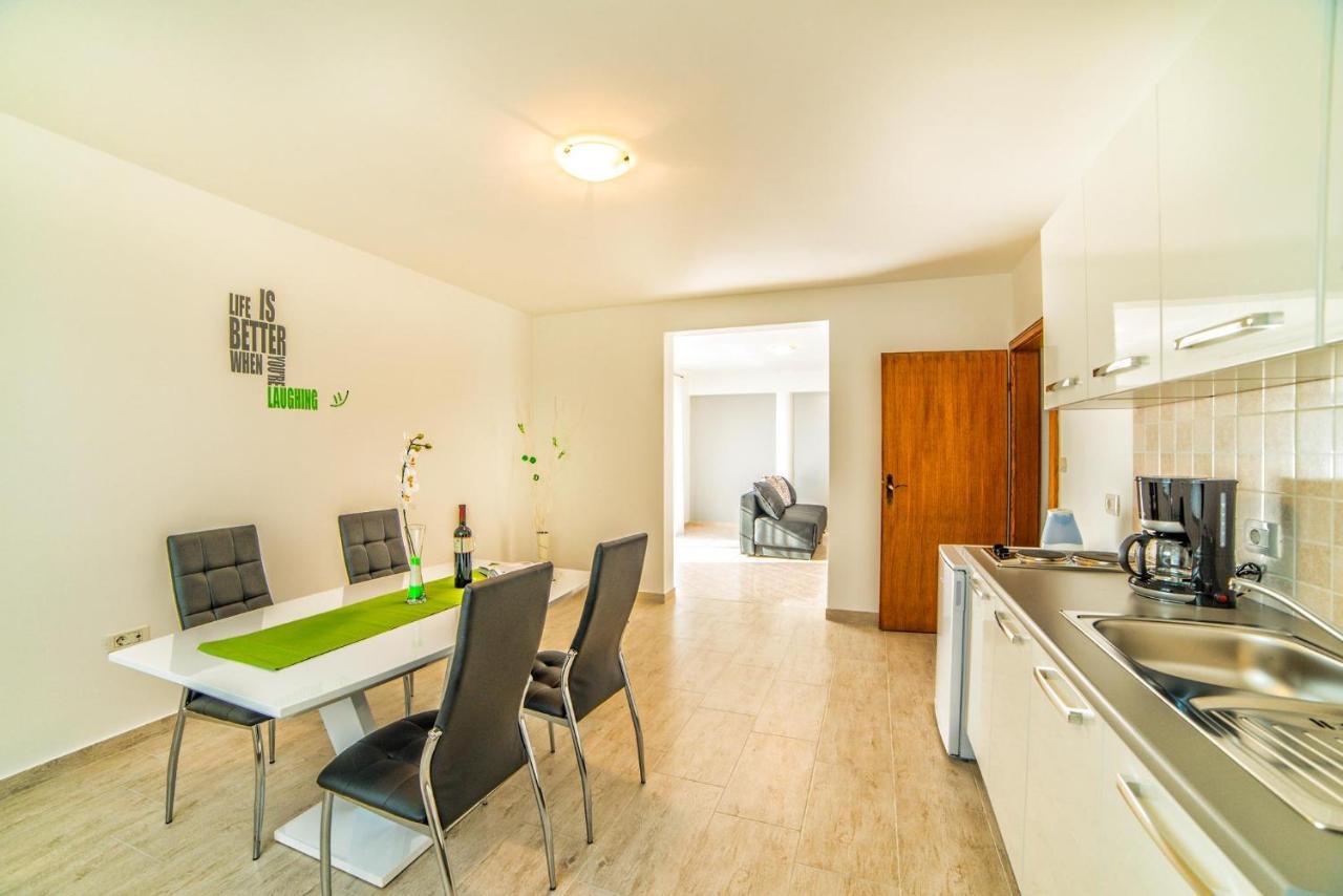 Apartments Ori Pula Luaran gambar