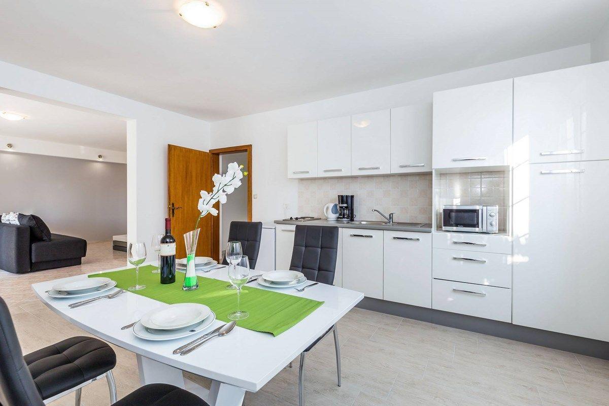 Apartments Ori Pula Luaran gambar