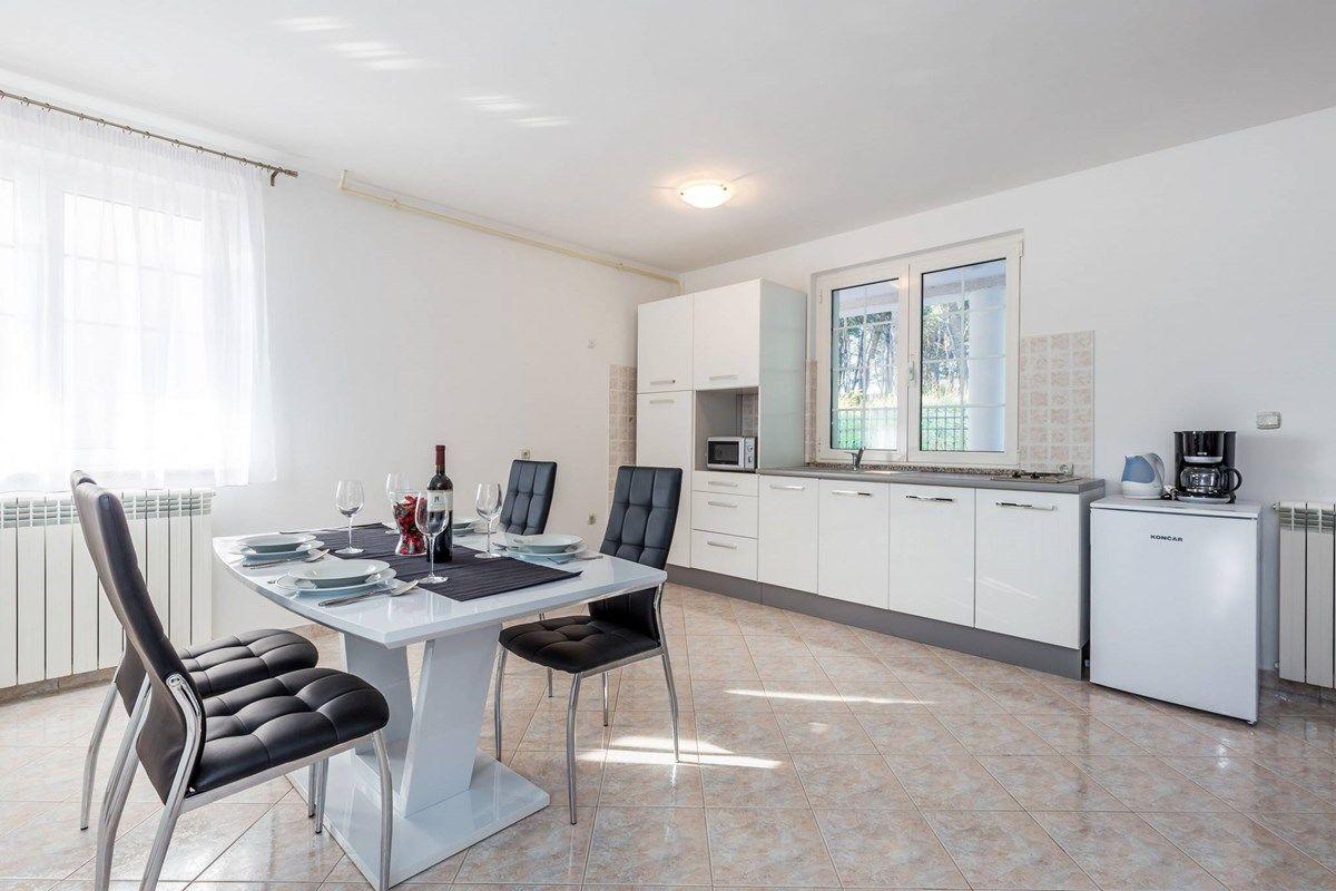 Apartments Ori Pula Luaran gambar