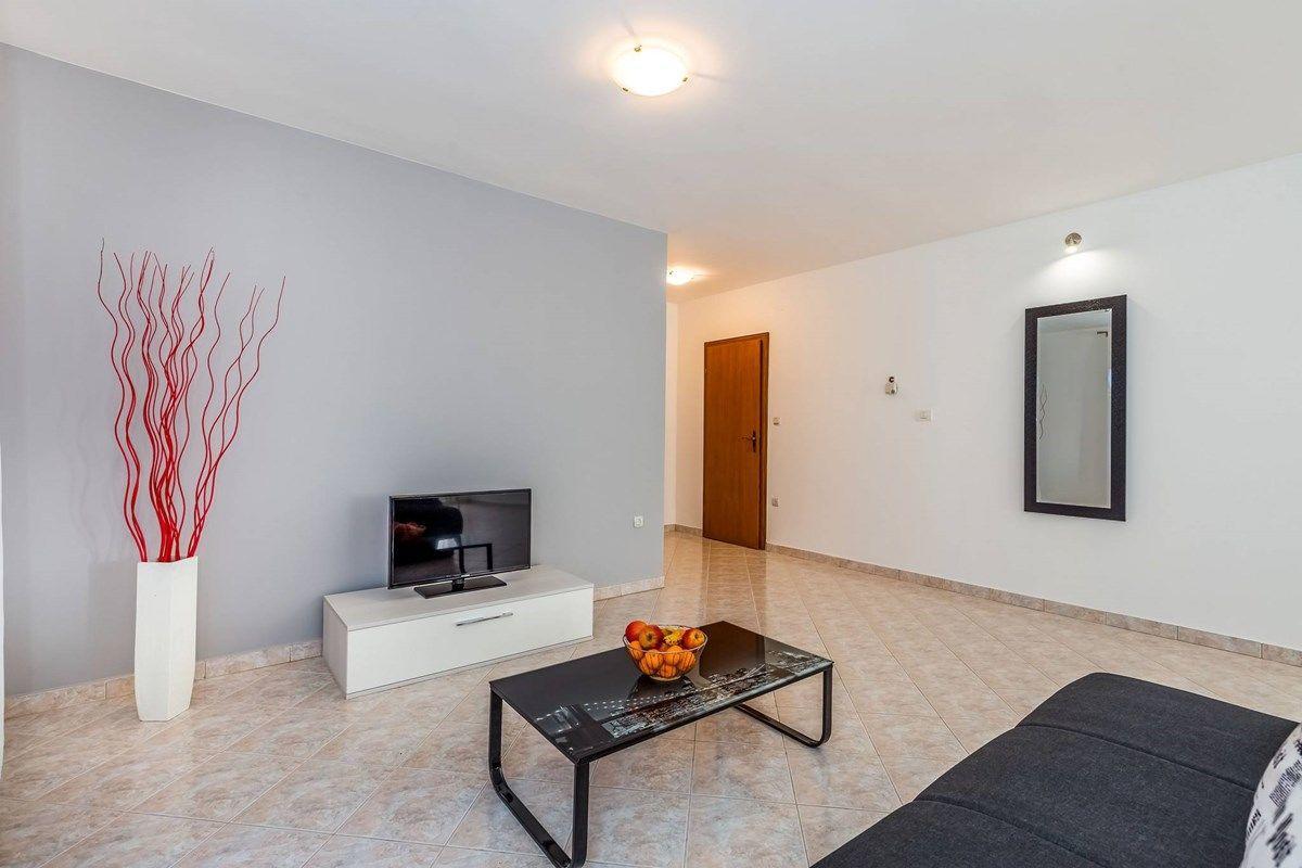 Apartments Ori Pula Luaran gambar
