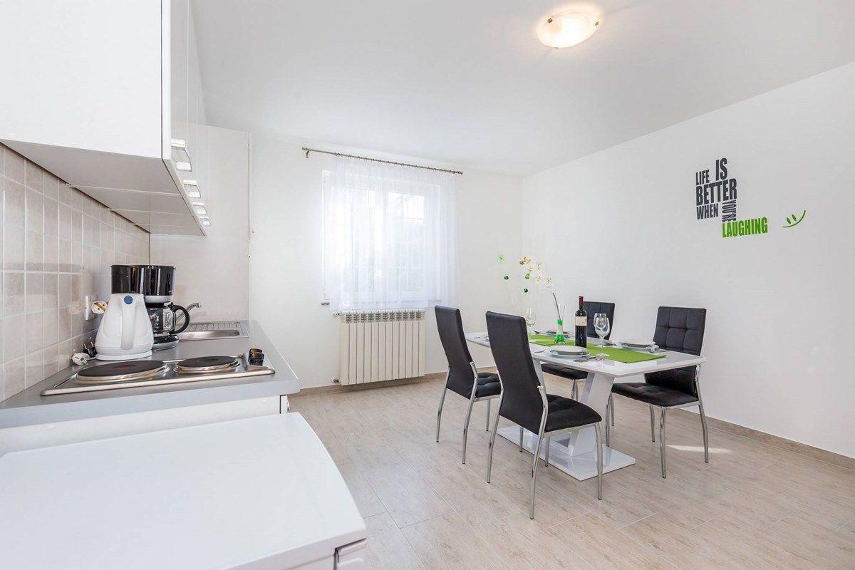 Apartments Ori Pula Luaran gambar